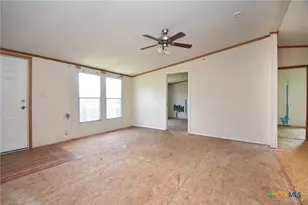 811 E Mesquite Ln, Victoria, TX 77901 - Photo 3