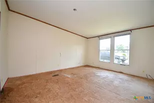 811 E Mesquite Ln, Victoria, TX 77901 - Photo 13