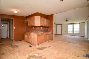 811 E Mesquite Ln, Victoria, TX 77901 - Photo 7