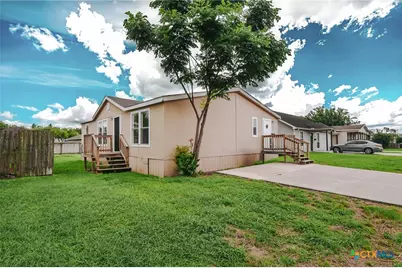 811 E Mesquite Lane, Victoria, TX 77901 - Photo 1