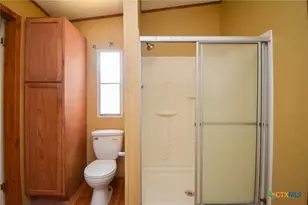 811 E Mesquite Ln, Victoria, TX 77901 - Photo 17