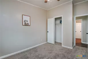 807 E Mesquite Ln, Victoria, TX 77901 - Photo 13