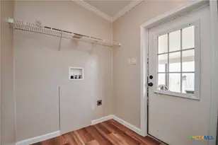 807 E Mesquite Ln, Victoria, TX 77901 - Photo 23