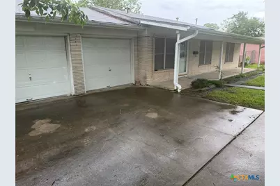 306 Avalon Avenue, Port Lavaca, TX 77979 - Photo 1