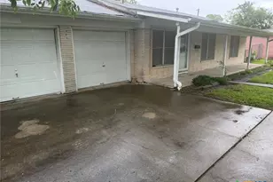 306 Avalon Ave, Port Lavaca, TX 77979 - Photo 1