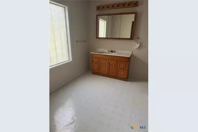 306 Avalon Avenue, Port Lavaca, TX 77979 - Photo 9