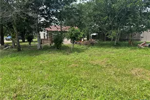 406 W French St, Cuero, TX 77954 - Photo 1