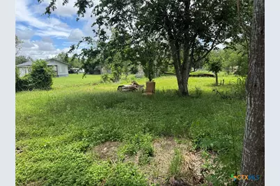 406 W French Street, Cuero, TX 77954 - Photo 5