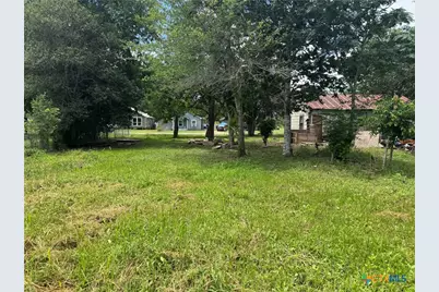 406 W French Street, Cuero, TX 77954 - Photo 3
