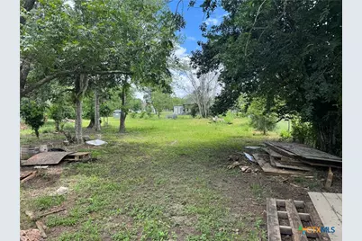 406 W French Street, Cuero, TX 77954 - Photo 7