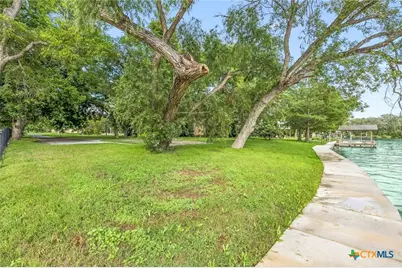 524 Turtle Lane, Seguin, TX 78155 - Photo 7