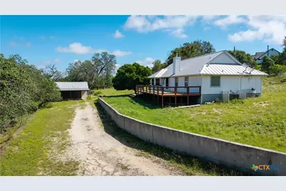 230 Broken Arrow, Floresville, TX 78114 - Photo 13