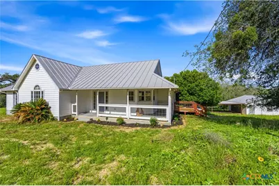 230 Broken Arrow, Floresville, TX 78114 - Photo 1