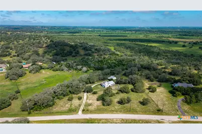 230 Broken Arrow, Floresville, TX 78114 - Photo 43