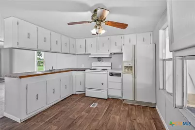 1619 Seydler Street, Gonzales, TX 78629 - Photo 5