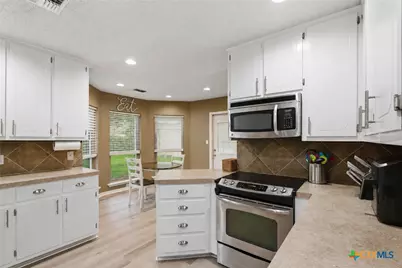 217 Spur Drive, Victoria, TX 77904 - Photo 7