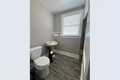909 Power Street, Refugio, TX 78377 - Photo 17