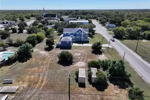 909 Power St, Refugio, TX 78377 - Photo 3