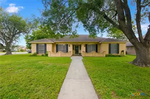 202 Nottingham Dr, Victoria, TX 77904 - Photo 1