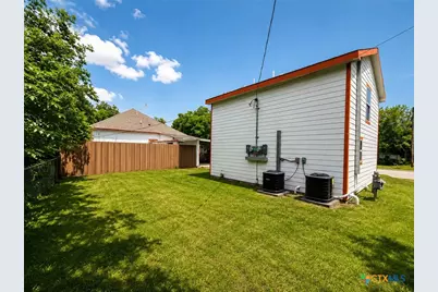 1404 W Ave E - B, Temple, TX 76501 - Photo 3