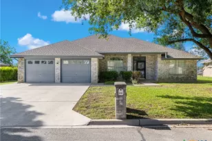 1625 Sunnybrook Dr, New Braunfels, TX 78130 - Photo 1