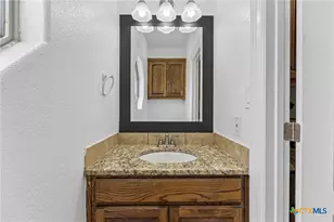 324 Kimbrough Rd, Seguin, TX 78155 - Photo 37
