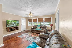 209 Sunset Dr, Edna, TX 77957 - Photo 7