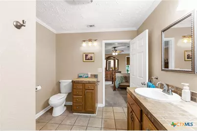209 Sunset Drive, Edna, TX 77957 - Photo 11