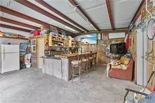 209 Sunset Dr, Edna, TX 77957 - Photo 27
