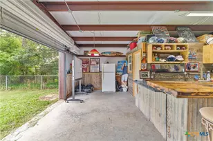 209 Sunset Dr, Edna, TX 77957 - Photo 29