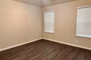 2020 Meadow View Dr, San Marcos, TX 78666 - Photo 7