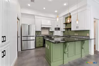 613 Springs Nursery, New Braunfels, TX 78130 - Photo 5
