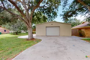 605 Broadmoor St, Victoria, TX 77904 - Photo 35