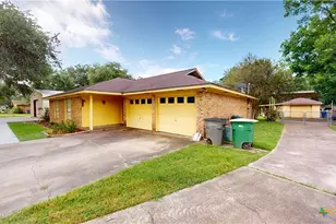 605 Broadmoor St, Victoria, TX 77904 - Photo 31
