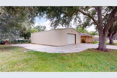 605 Broadmoor Street, Victoria, TX 77904 - Photo 37