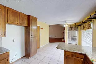 605 Broadmoor St, Victoria, TX 77904 - Photo 7
