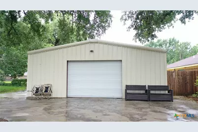 605 Broadmoor Street, Victoria, TX 77904 - Photo 3