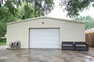 605 Broadmoor St, Victoria, TX 77904 - Photo 3