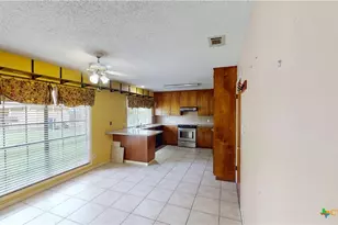 605 Broadmoor St, Victoria, TX 77904 - Photo 5