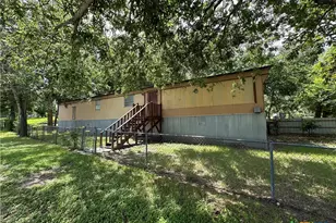 311 Meadow Lake Dr, Seguin, TX 78155 - Photo 3