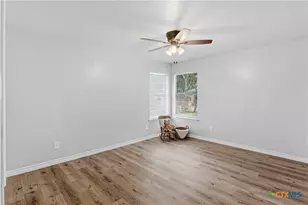 122 Twin Oak Rd, Seguin, TX 78155 - Photo 19