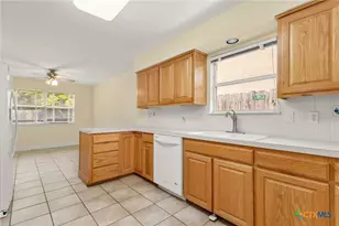 2832 Meadow Breeze, New Braunfels, TX 78132 - Photo 11