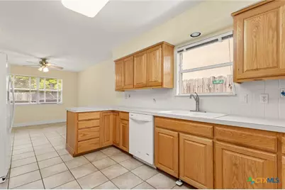 2832 Meadow Breeze, New Braunfels, TX 78132 - Photo 11