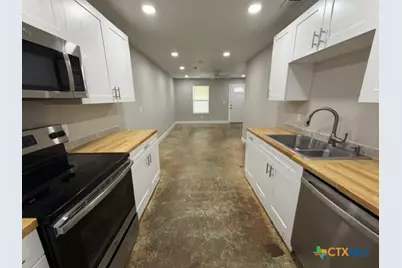 661 W Austin Street #Q, Luling, TX 78648 - Photo 3