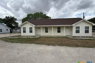 661 W Austin St, Luling, TX 78648 - Photo 1