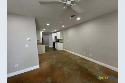661 W Austin Street #Q, Luling, TX 78648 - Photo 5
