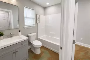 661 W Austin St, Luling, TX 78648 - Photo 5