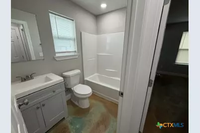 661 W Austin Street #Q, Luling, TX 78648 - Photo 9