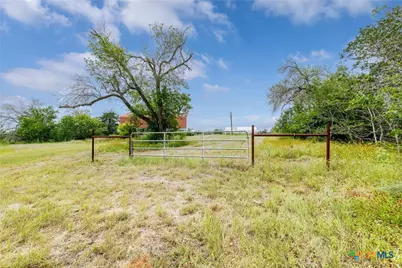51 County Road 471, Nixon, TX 78140 - Photo 1