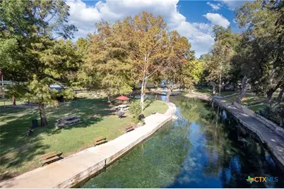 725 W Klingemann Street, New Braunfels, TX 78130 - Photo 5